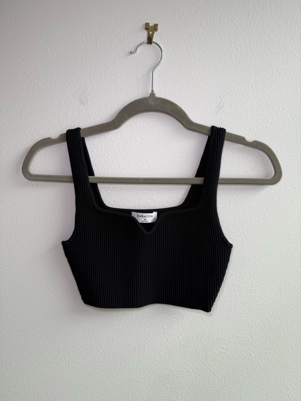 Aritzia Babaton Sculpt Knit Notch Tank top in Black